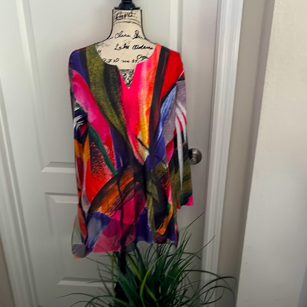 Jess & Jane Colorful Abstract Tunic. NWOT